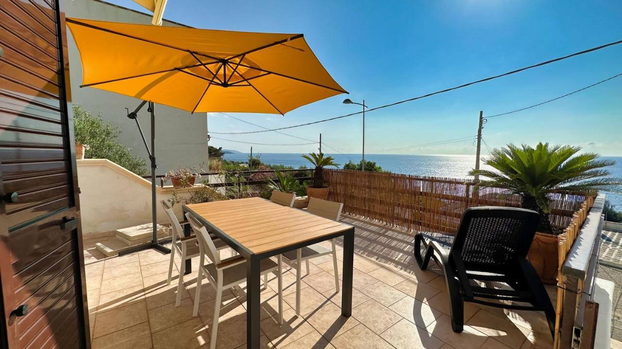 Marina Di Andrano - Alisso, Casa Vista Mare Con Parcheggio Privato E Wifi Villa Exteriör bild